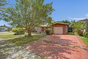 1700 N 47th Ave, Hollywood, FL 33021 - MLS#F10528424