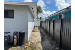 2223 Hope St, Hollywood, FL 33020 - MLS#F10528425