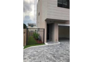 835 NE 17th Ter 12, Fort Lauderdale, FL 33304 - MLS#F10528428