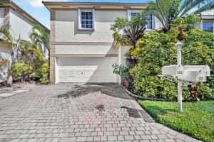 1231 Hayes Street, Hollywood, FL 33019 - MLS#F10528472