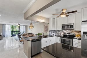 4800 Bayview Drive, Fort Lauderdale, FL 33308 - MLS#F10528523