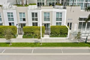 401 N Birch Rd TH7, Fort Lauderdale, FL 33304 - MLS#F10528535