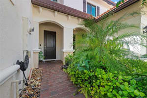 4222 E Dixie Hwy 82, Oakland Park, FL 33334 - MLS#F10528572