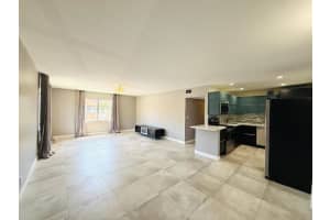 124 NE 19th Ct B-204, Wilton Manors, FL 33305 - MLS#F10528662