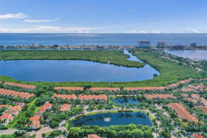 1241 Weeping Willow Way 1241, Hollywood, FL 33019 - MLS#F10528682