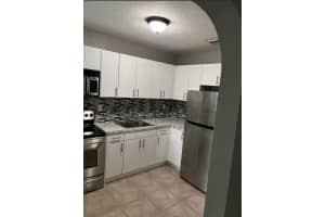 407 3rd Avenue, Hallandale Beach, FL 33009 - MLS#F10528703