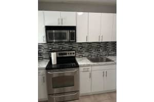 407 3rd Avenue, Hallandale Beach, FL 33009 - MLS#F10528703