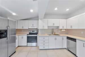 931 SW 21st Ct, Fort Lauderdale, FL 33315 - MLS#F10528713