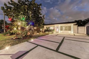 44 NE 29th St, Wilton Manors, FL 33334 - MLS#F10528739