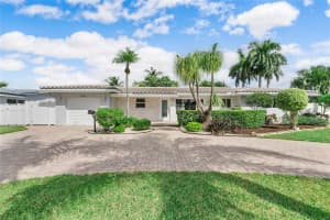 1009 SE 10th Ct, Deerfield Beach, FL 33441 - MLS#F10528830