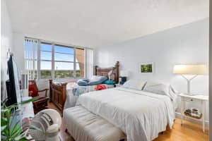 1200 Saint Charles Pl PH 21, Pembroke Pines, FL 33026 - MLS#F10528860