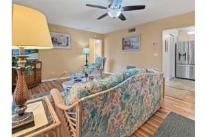 320 Knotty Pine Circle, Greenacres, FL 33463 - MLS#F10528902