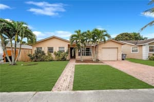 9728 SW 3rd St, Boca Raton, FL 33428 - MLS#F10528937