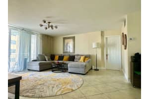 137 Golden Isles Drive, Hallandale Beach, FL 33009 - MLS#F10528962