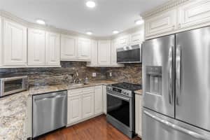 2065 Lyndhurst 2065, Deerfield Beach, FL 33442 - MLS#F10528972