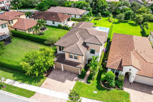 8760 E Baypoint Cir, Parkland, FL 33076 - MLS#F10528980