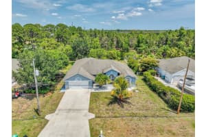 6107 NW Gause Ave, Port Saint Lucie, FL 34986 - MLS#F10529026