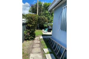 MLS# F10529059, Pembroke Pines, Florida 33023