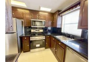 5090 SW 64th Ave 204, Davie, FL 33314 - MLS#F10529067