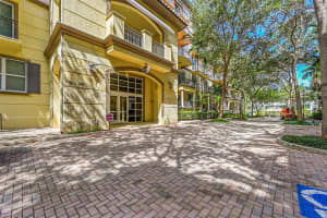 2633 NE 14th Ave 102, Wilton Manors, FL 33334 - MLS#F10529130