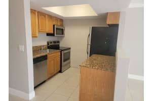 2100 N Diana Dr 107, Hallandale Beach, FL 33009 - MLS#F10529164