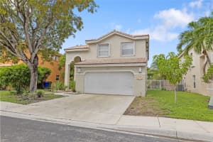 1512 SW 106th Ave, Pembroke Pines, FL 33025 - MLS#F10529236