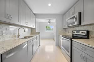 550 SW 137th Ave 401L, Pembroke Pines, FL 33027 - MLS#F10529245