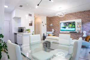 361 95th Terrace, Pembroke Pines, FL 33025 - MLS#F10529296