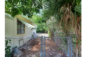 163 SW 4th St, Deerfield Beach, FL 33441 Sold 12/29/25