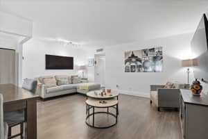 5300 Washington St J214, Hollywood, FL 33021 - MLS#F10529508
