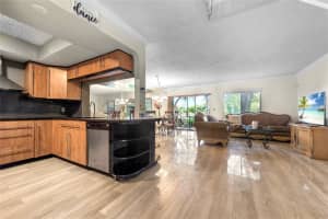 7954 NW 7th Ct 7954, Plantation, FL 33324 - MLS#F10529564