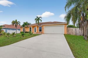 497 Sw Lacroix Ave, Port Saint Lucie