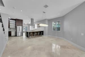 704 SW 16th St, Fort Lauderdale, FL 33315 - MLS#F10529598