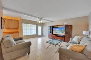 1300 N 12th Ct 8B, Hollywood, FL 33019 - MLS#F10529625