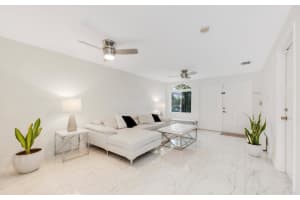 18821 NW 84th Ct 702-7, Hialeah, FL 33015 - MLS#F10529639