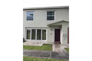 5850 NW 57th Ave 5, Tamarac, FL 33319 - MLS#F10529665