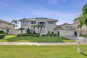 930 Greenbriar Ave, Davie, FL 33325 - MLS#F10529700