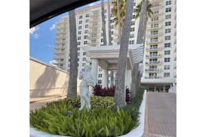 1 Las Olas Cir 307, Fort Lauderdale, FL 33316 - MLS#F10529702