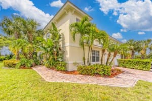 2601 Creekside Dr, Fort Pierce, FL 34981 - MLS#F10529717