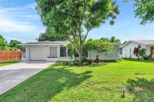6202 NW 70th Ave, Tamarac, FL 33321 - MLS#F10529734