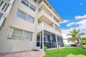 440 Paradise Isle Blvd 102, Hallandale Beach, FL 33009 Sold 11/26/25