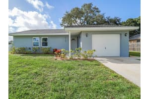 2725 1st Lane, Vero Beach, FL 32968 - MLS#F10529764