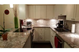 905 NE 28th St, Wilton Manors, FL 33334 - MLS#F10529806