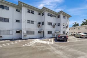 161 NE 10th Ave, Hallandale Beach, FL 33009 - MLS#F10529819