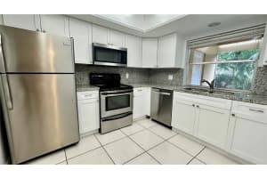 1911 NE 28th Ct 2B, Lighthouse Point, FL 33064 - MLS#F10529831