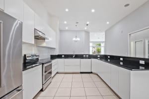 816 Village Circle, Davie, FL 33325 - MLS#F10529869