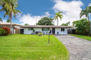 7700 NW 15th St, Pembroke Pines, FL 33024 - MLS#F10529944