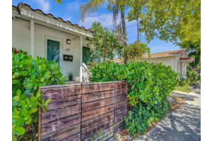 615 SW 4th Ave, Fort Lauderdale, FL 33315 - MLS#F10529948