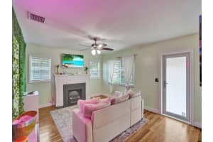 615 SW 4th Ave, Fort Lauderdale, FL 33315 - MLS#F10529948