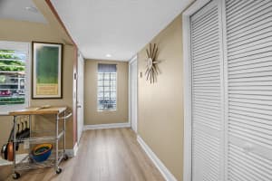 410 Lakeview Dr 104, Weston, FL 33326 - MLS#F10529975